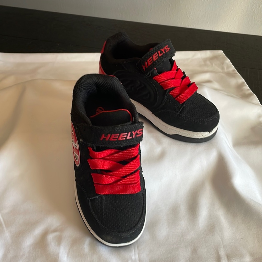 Heelys Youth Wheeled Shoes Size Y12C Black Red GUC